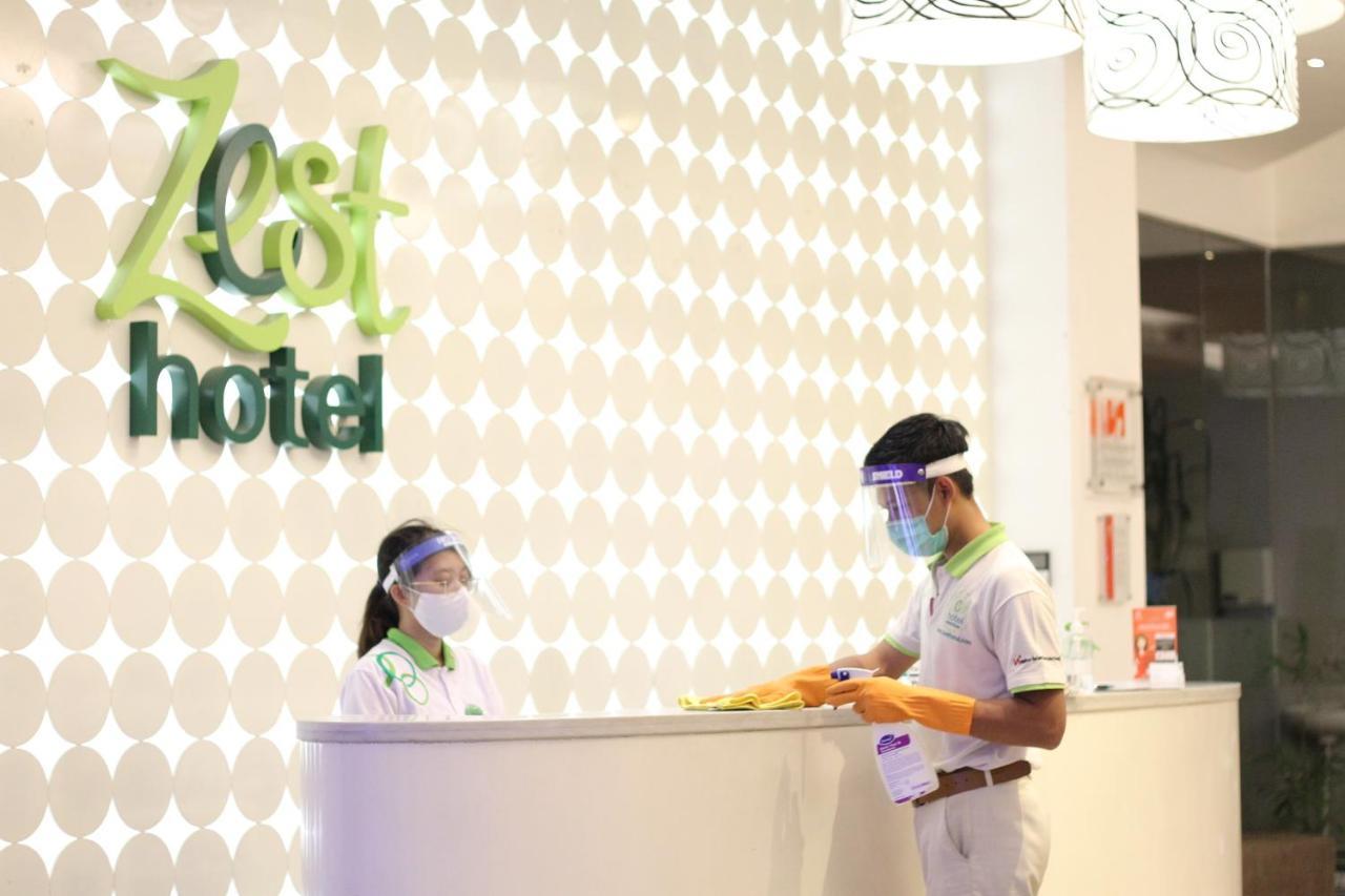 Zest Jemursari By Swiss-Belhotel International Surabaja Exteriér fotografie