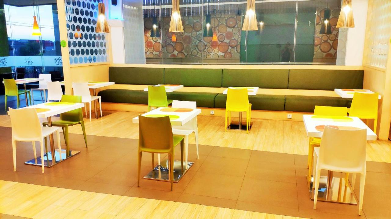 Zest Jemursari By Swiss-Belhotel International Surabaja Exteriér fotografie