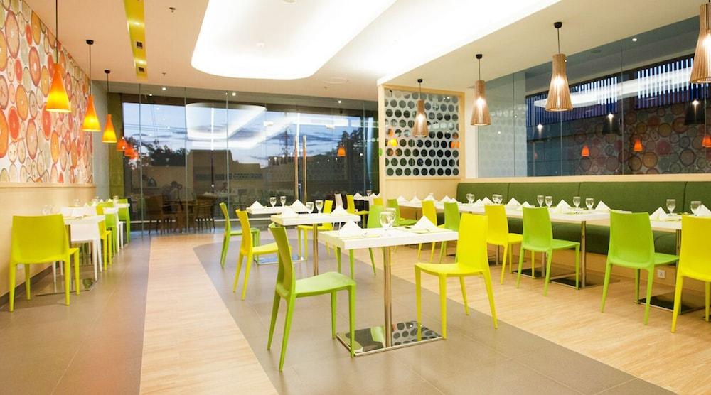 Zest Jemursari By Swiss-Belhotel International Surabaja Exteriér fotografie