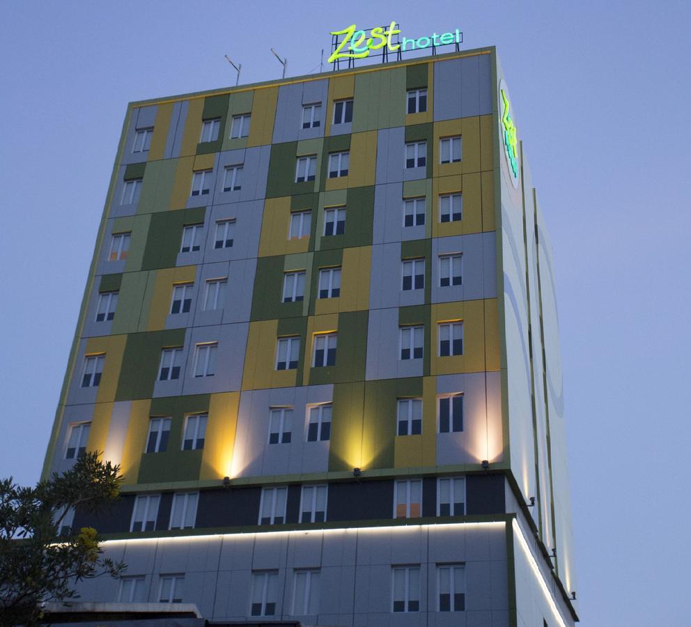 Zest Jemursari By Swiss-Belhotel International Surabaja Exteriér fotografie
