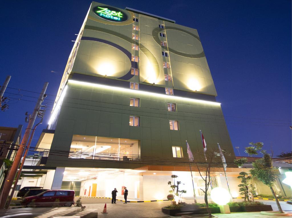 Zest Jemursari By Swiss-Belhotel International Surabaja Exteriér fotografie
