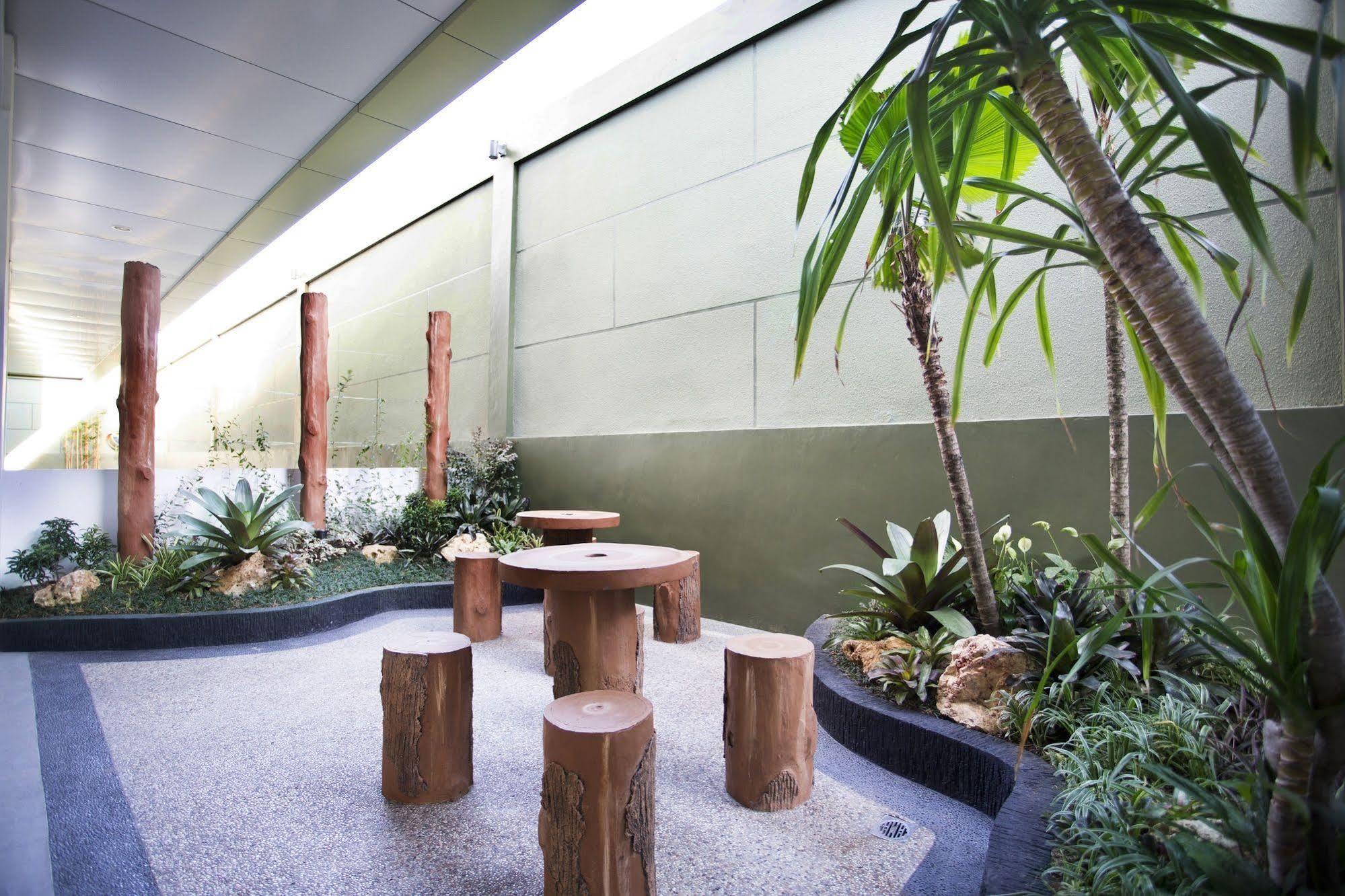 Zest Jemursari By Swiss-Belhotel International Surabaja Exteriér fotografie